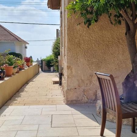 Cozy Cabin In The Center Apartment Zikhron Ya'akov Exterior photo